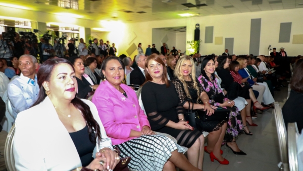 MUJERES EJECUTIVAS Thumbnail MUJERES EJECUTIVAS Thumbnail